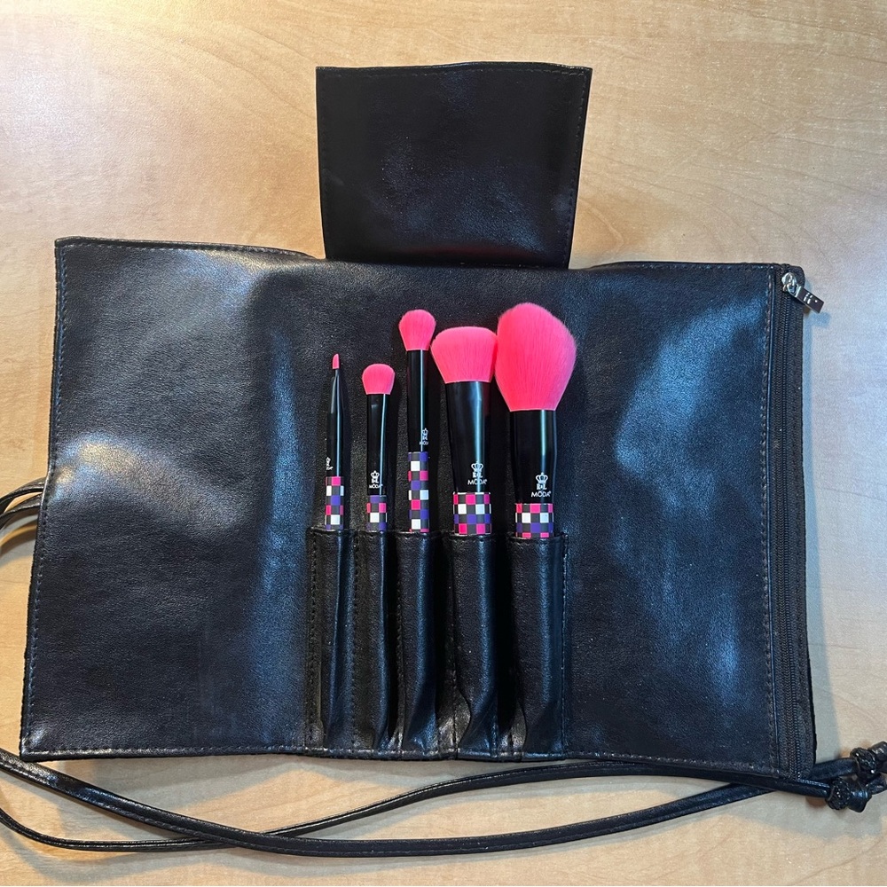 Mōda Check Me Out 5pc Makeup Brush Kit - Purple & Pink Checkerboard Velvet Case